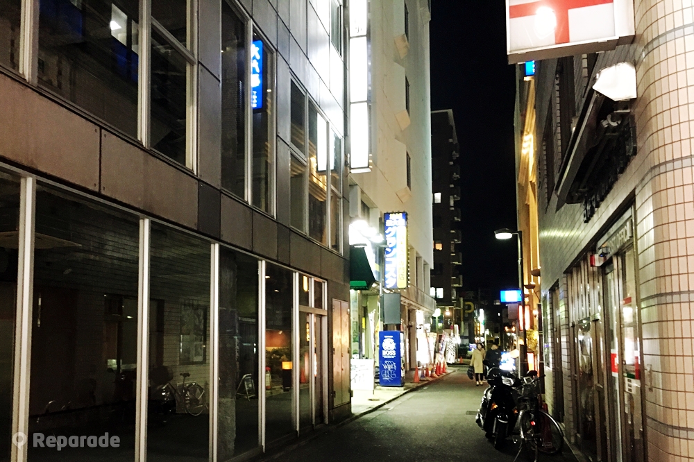吉祥寺サンロードの路地裏