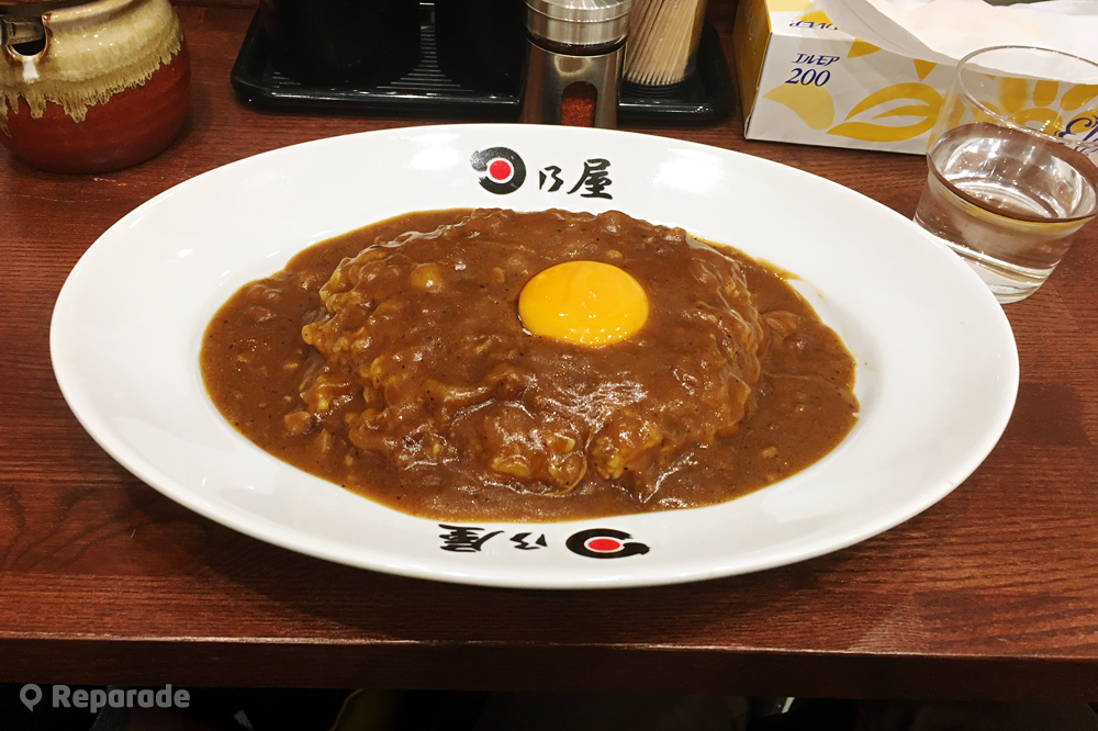 日乃屋カレー温玉俯瞰